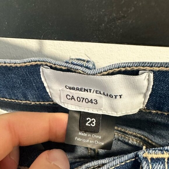 EUC- CURRENT ELLIOTT SKINNY DISTRESSED JEANS - Picture 5 of 7